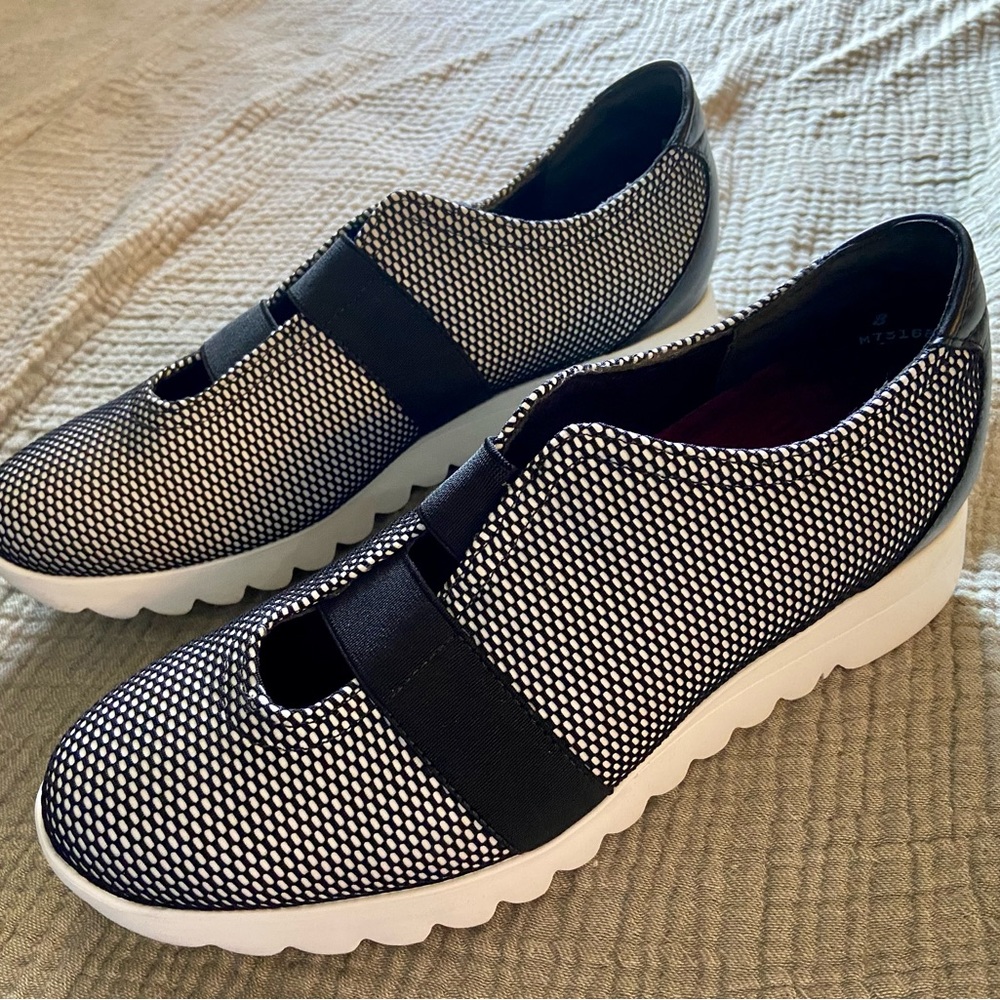 Munro athletic shoes